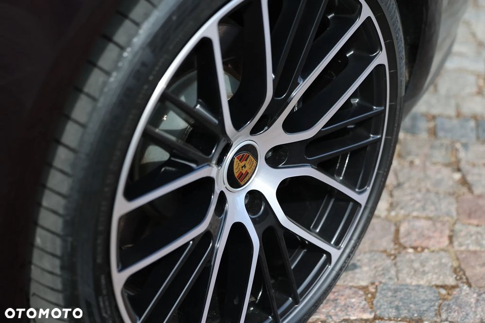 Porsche Panamera 4 Platinum Edition - 5