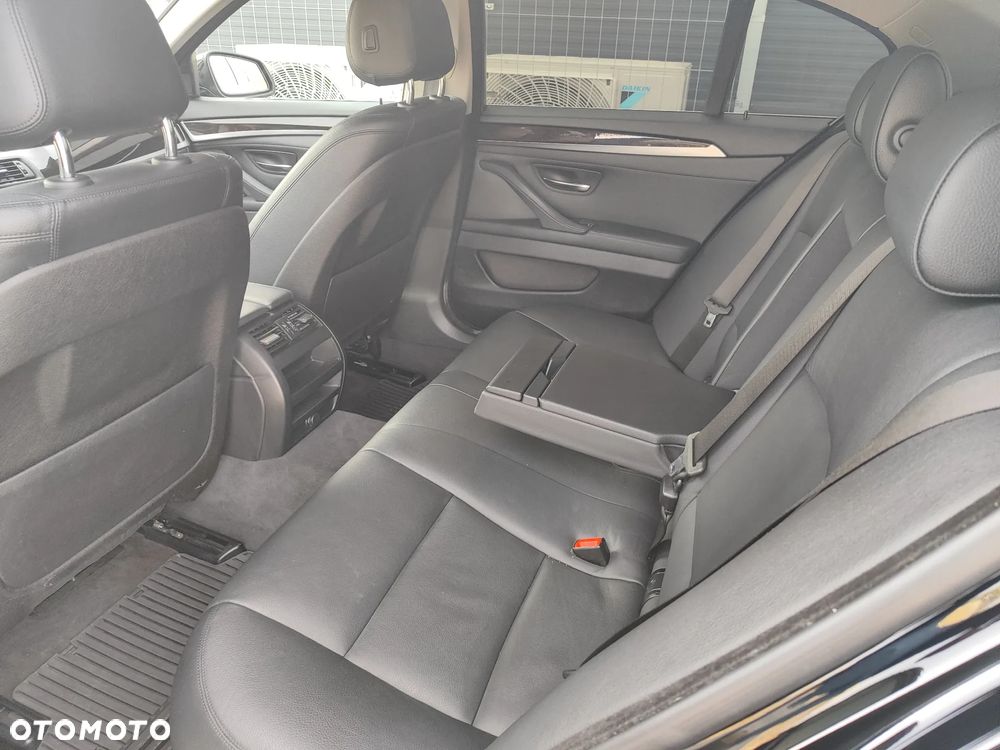 BMW Seria 5 535i - 24