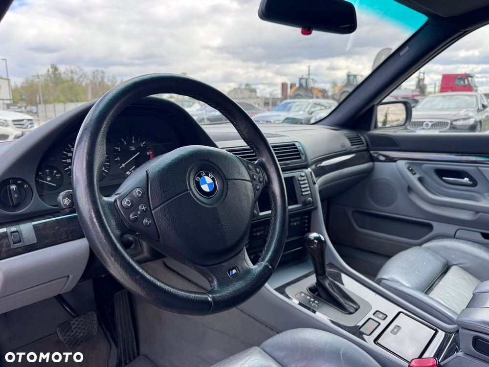 BMW Seria 7 - 11