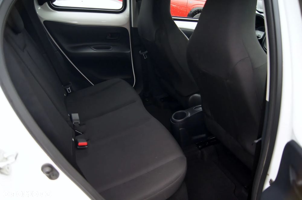 Toyota Aygo X Business Edition - 13