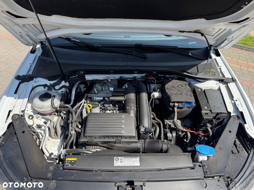 Volkswagen Passat 1.4 TSI BMT Comfortline - 24