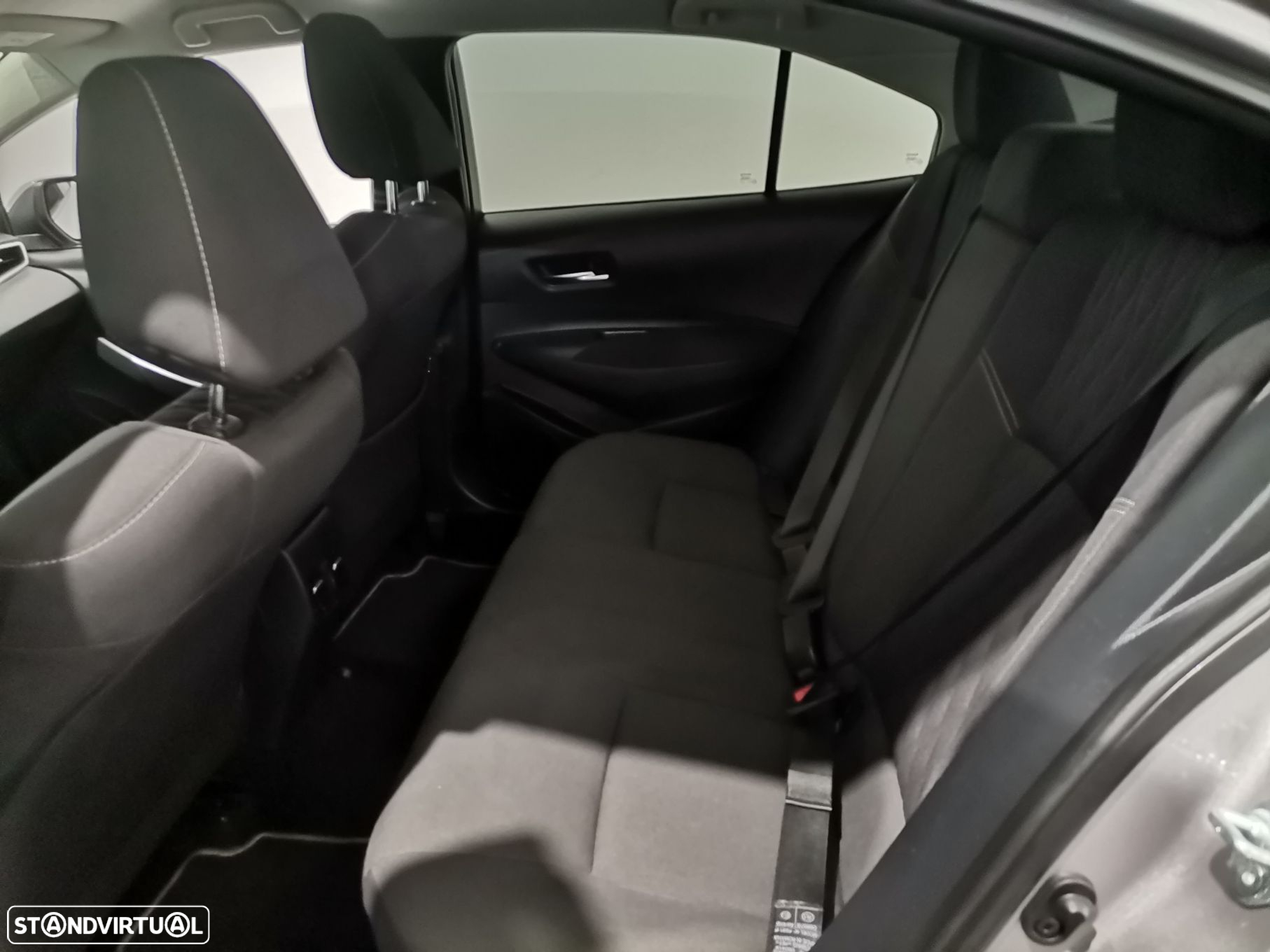 Toyota Corolla SD 1.8 Hybrid Exclusive - 12