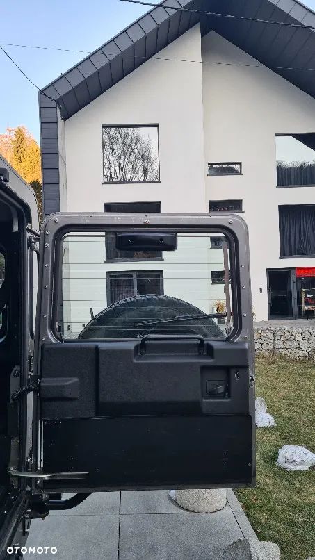Land Rover Defender 110 2.4 TD4 E - 28