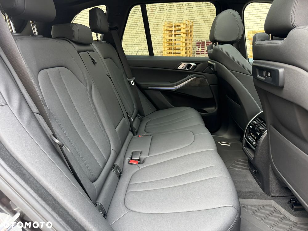BMW X5 xDrive40i sport - 24