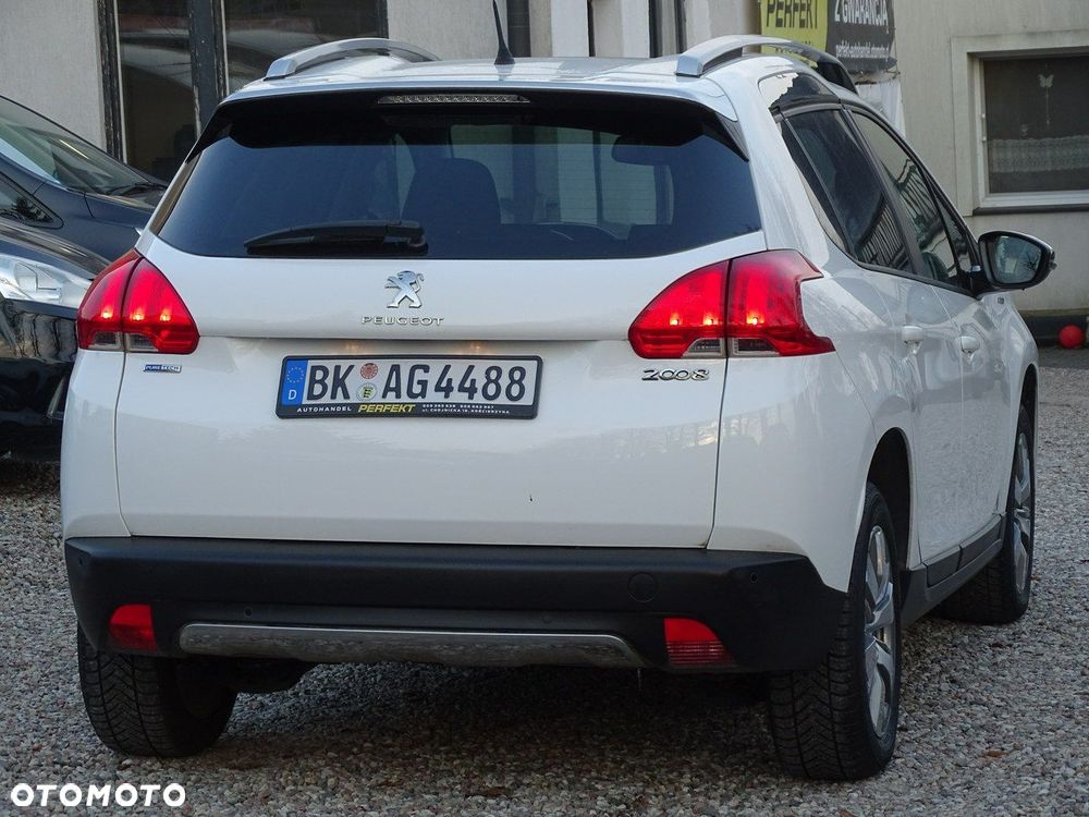 Peugeot 2008 1.2 Pure Tech Style - 11