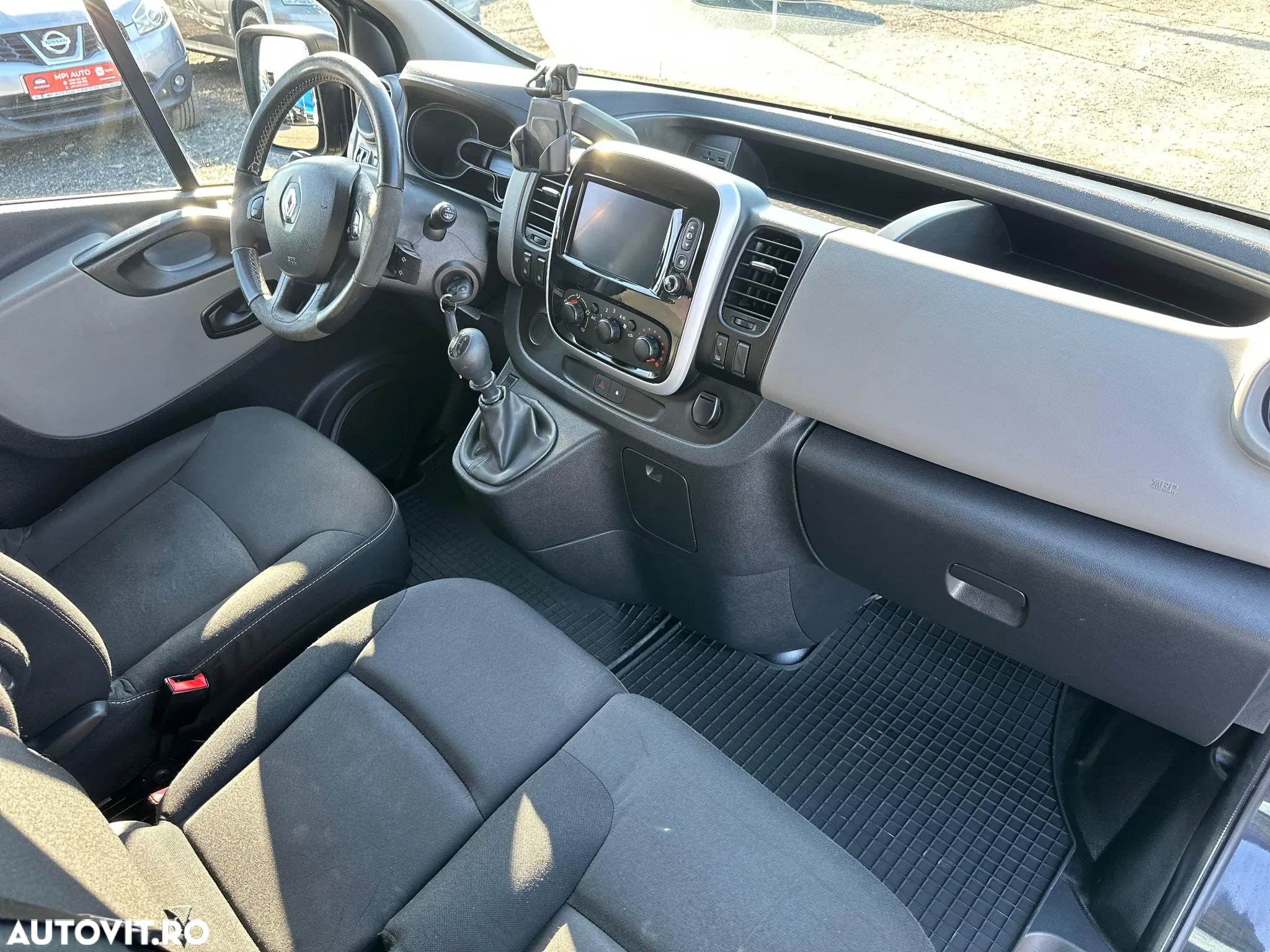 Renault Trafic - 24