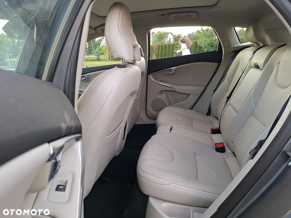 Volvo V40 Cross Country D3 Geartronic Summum - 19