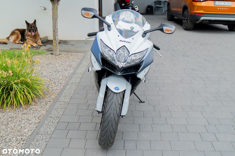 Suzuki GSX-R - 6