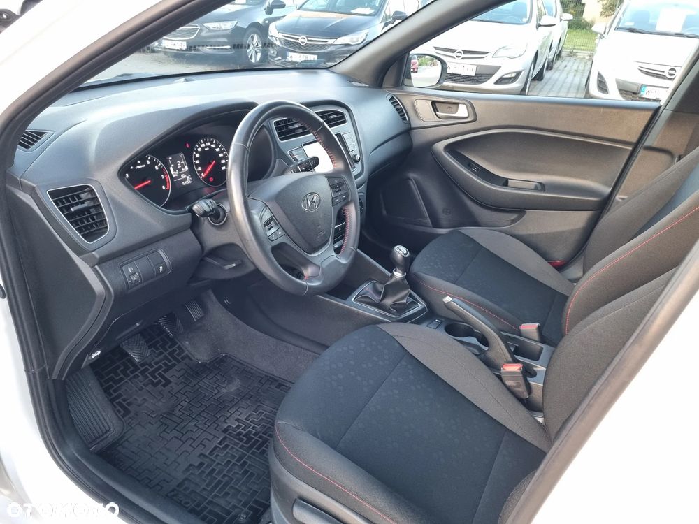 Hyundai i20 1.2 BlueDrive Comfort - 11