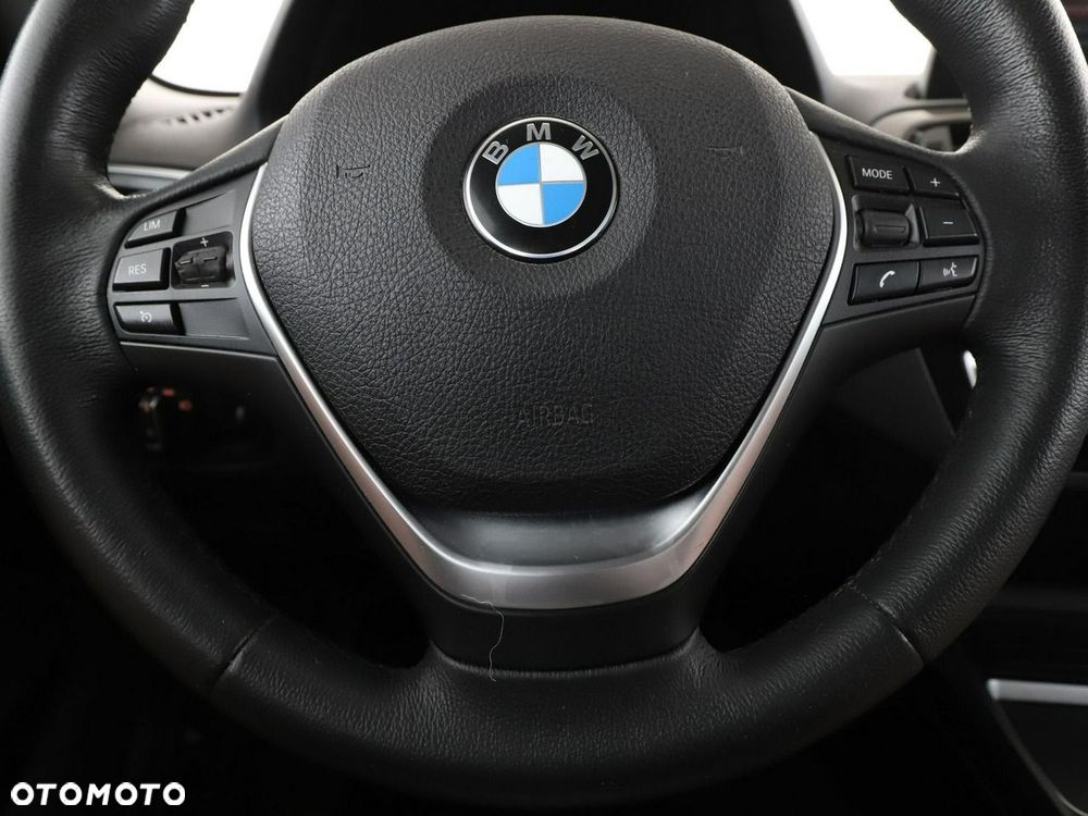 BMW Seria 1 120d xDrive Urban Line - 22