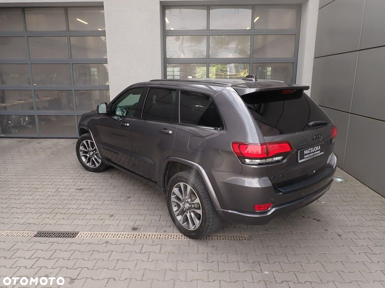 Jeep Grand Cherokee - 10