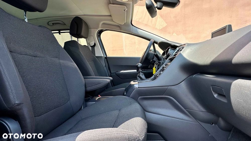 Peugeot 5008 - 5