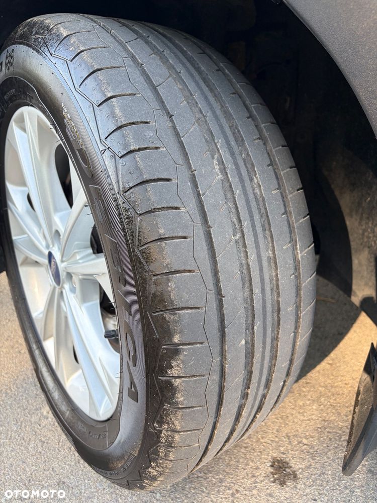 Ford Kuga - 24
