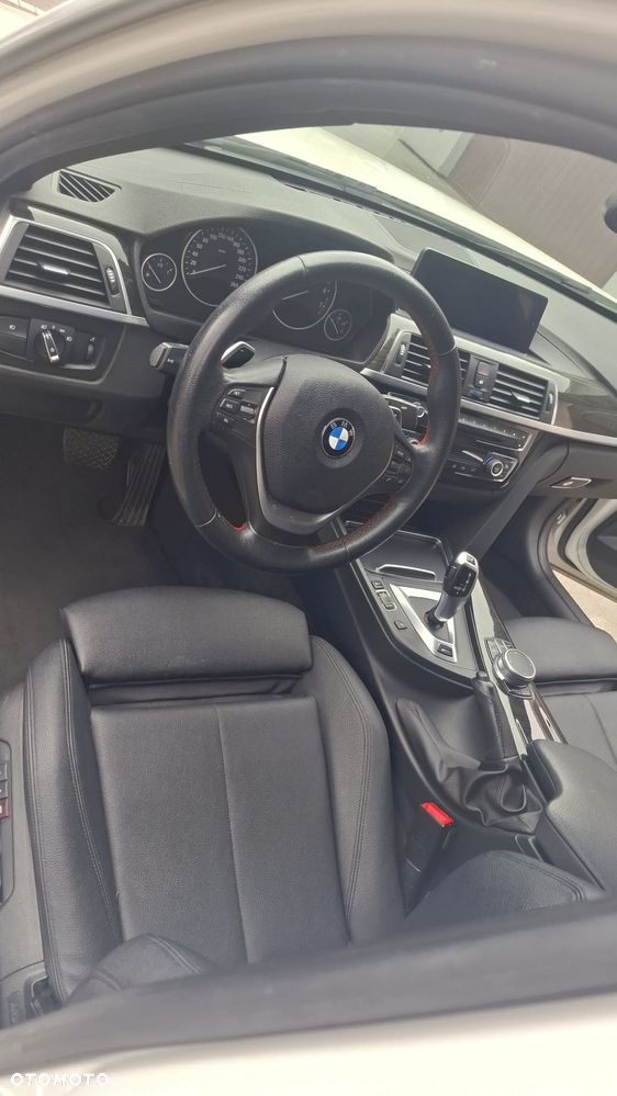 BMW Seria 3 330e iPerformance - 18