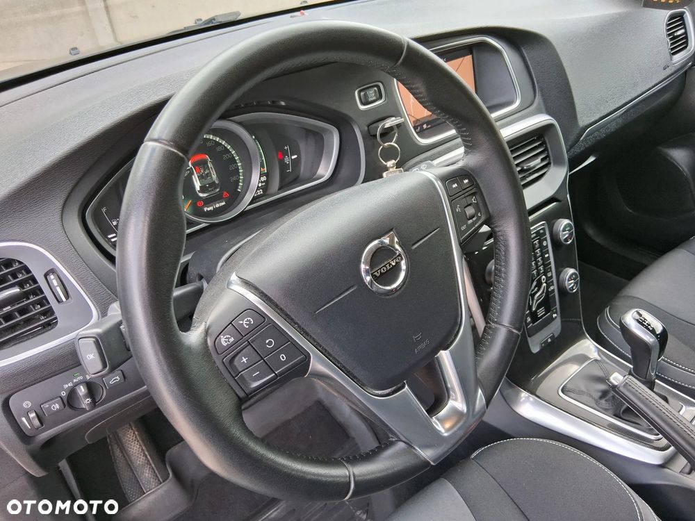 Volvo V40 D2 Inscription - 20