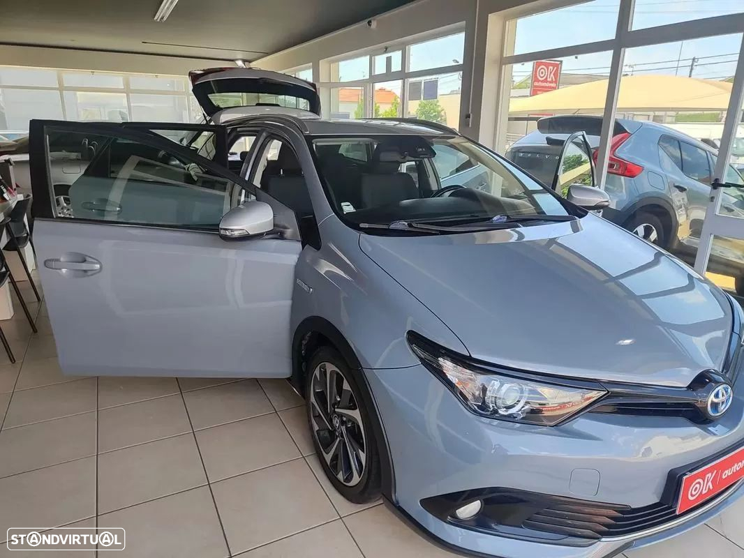 Toyota Auris Touring Sports 1.8 HSD Comfort+P.Sport - 16