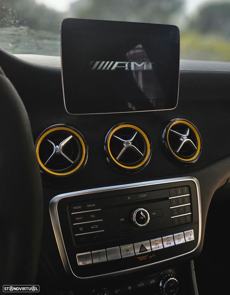 Mercedes-Benz A 45 AMG 4-Matic - 18