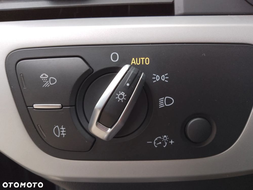 Audi A4 Limousine 35 TFSI mHEV S Line S tronic - 26