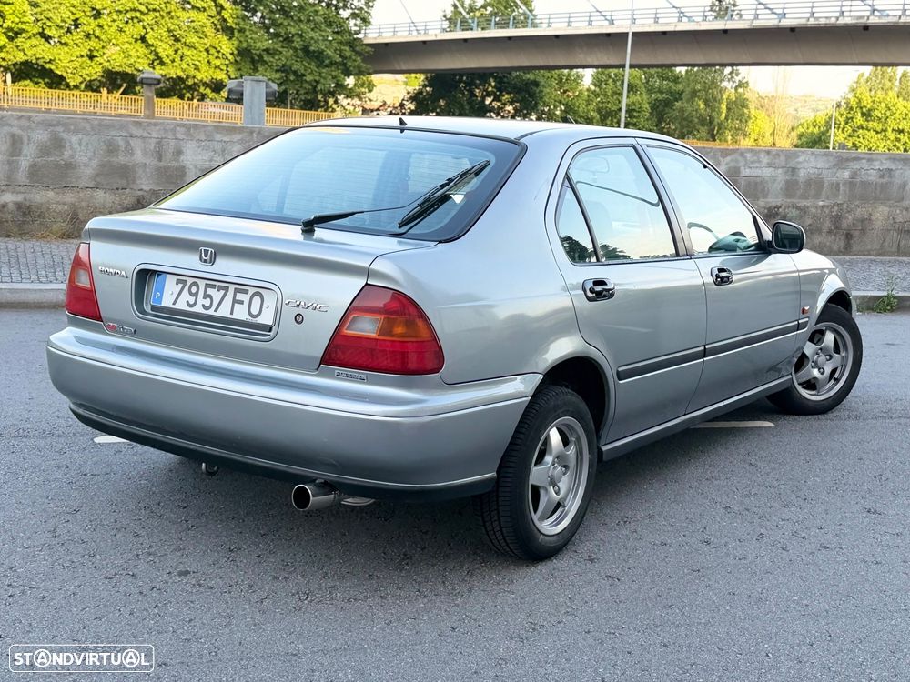 Honda Civic 1.4i - 8