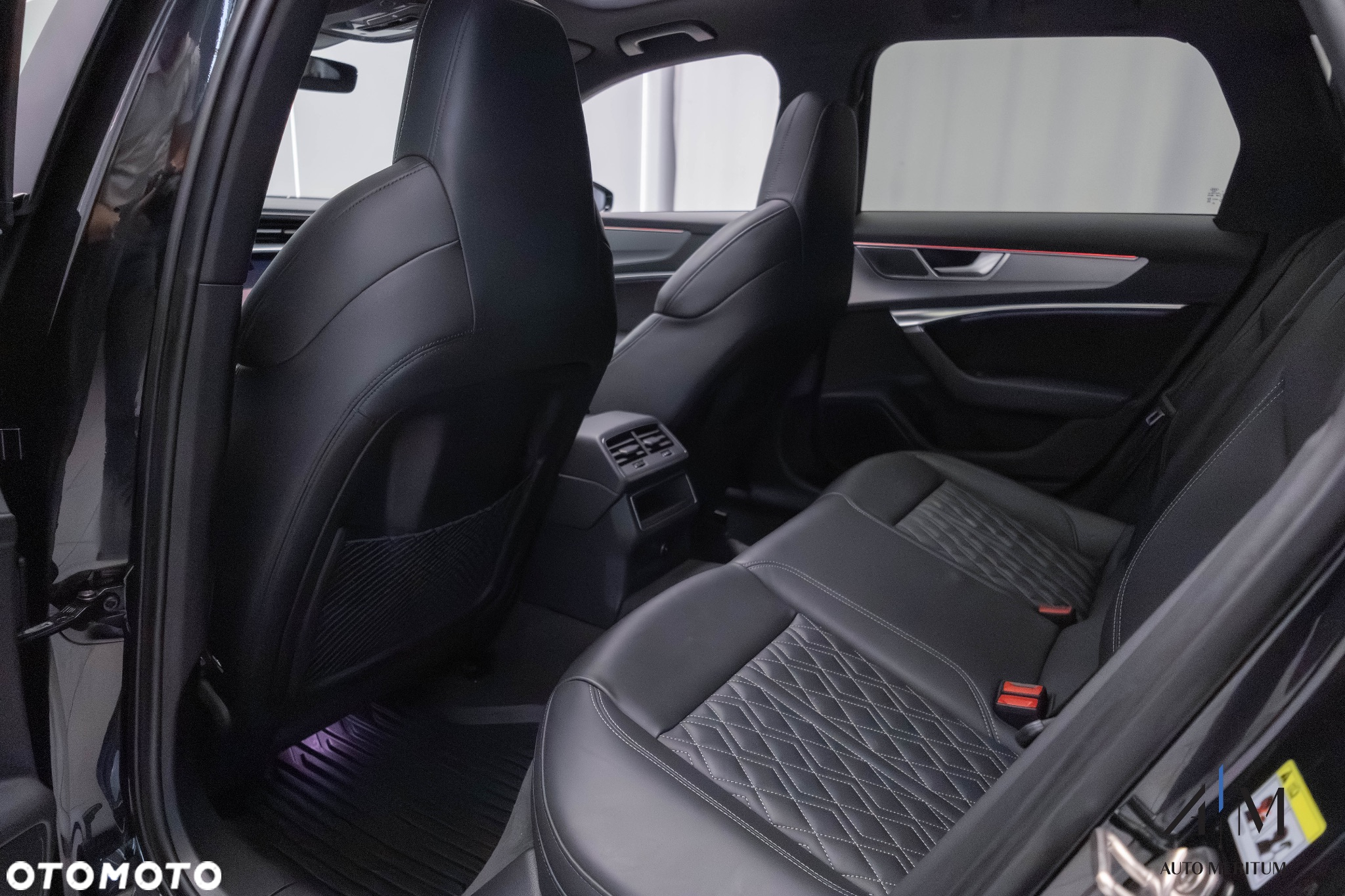 Audi A6 Avant 40 TDI quattro S tronic S line - 23