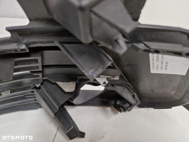 PEUGEOT 308 2 II T9 KRATKA ZDERZAKA ATRAPA CHROM PRAWY PRZÓD PRAWA 99894480 - 10