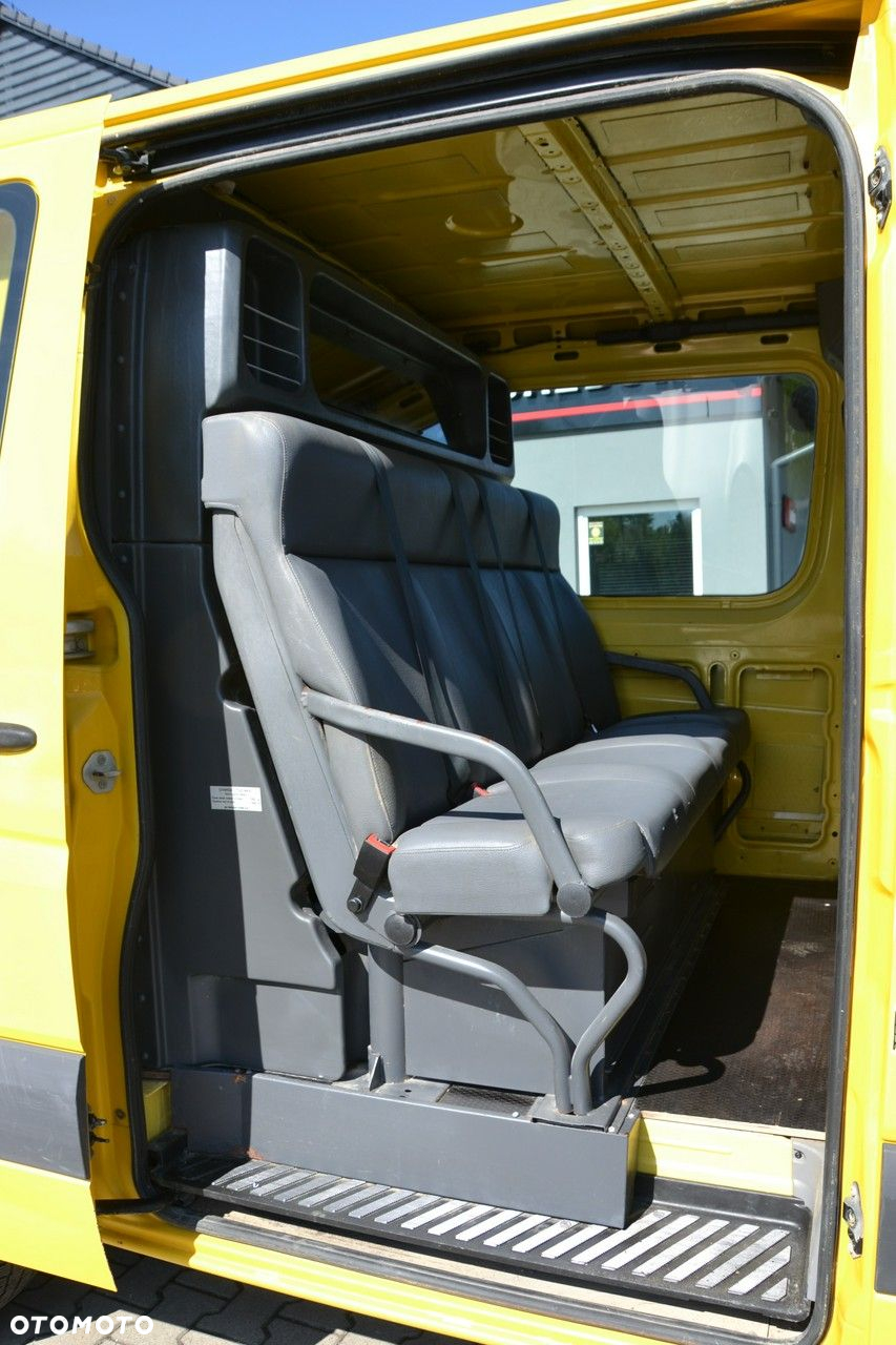 Mercedes-Benz Sprinter - 13
