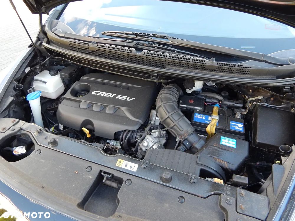 Kia Carens 1.7 CRDi Spirit - 16