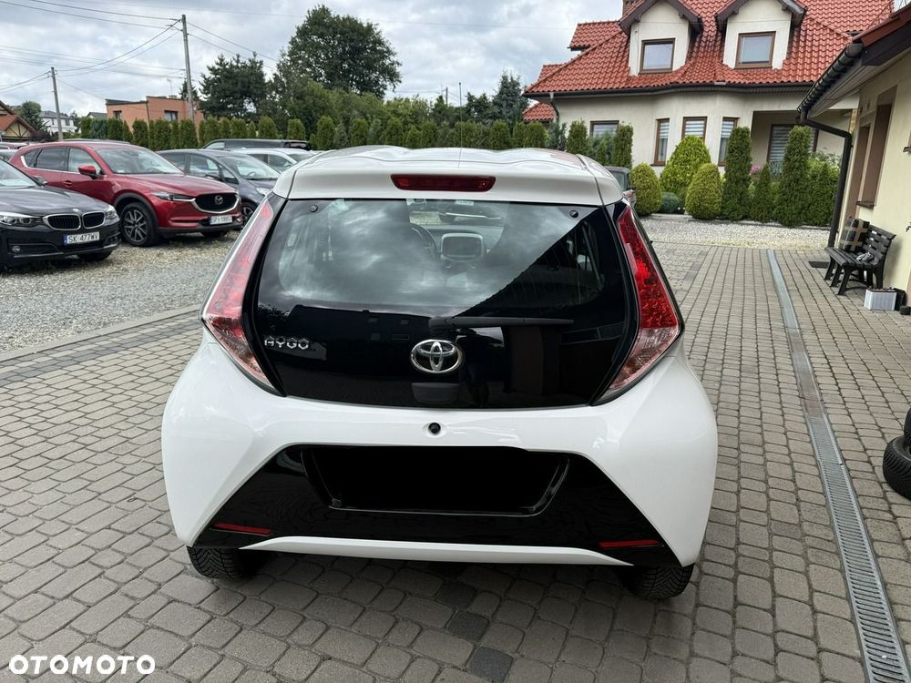 Toyota Aygo x-play touch - 8