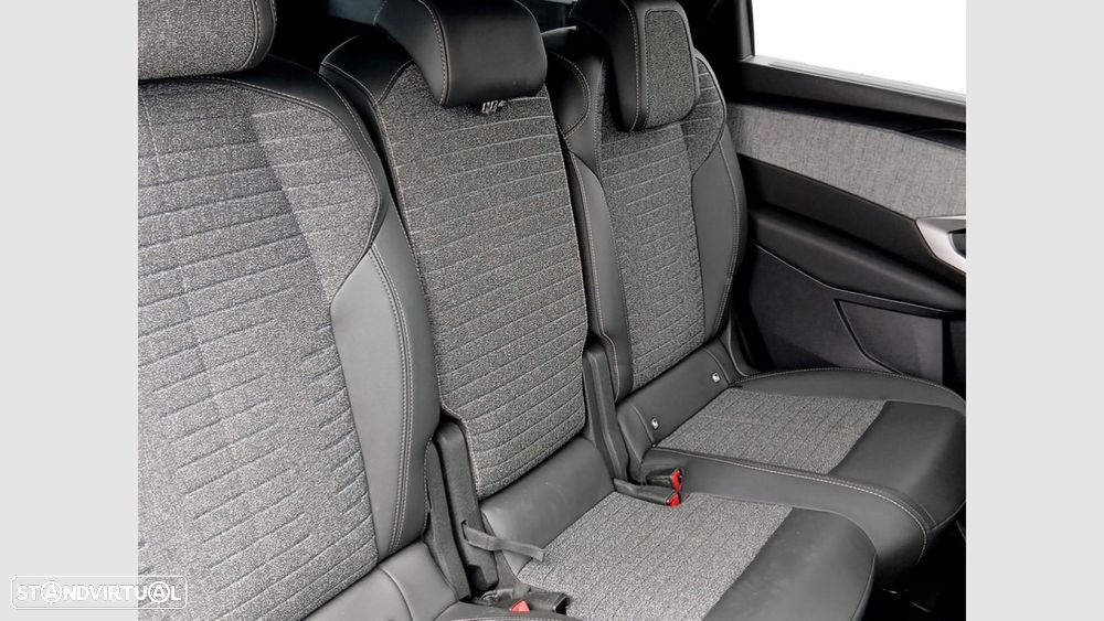 Peugeot 5008 1.2 Hybrid Allure e-DCS6 - 18