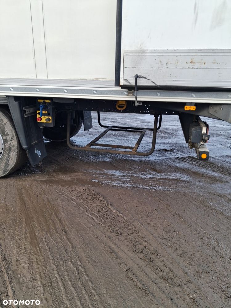 Schmitz Cargobull SKO 24 - 11