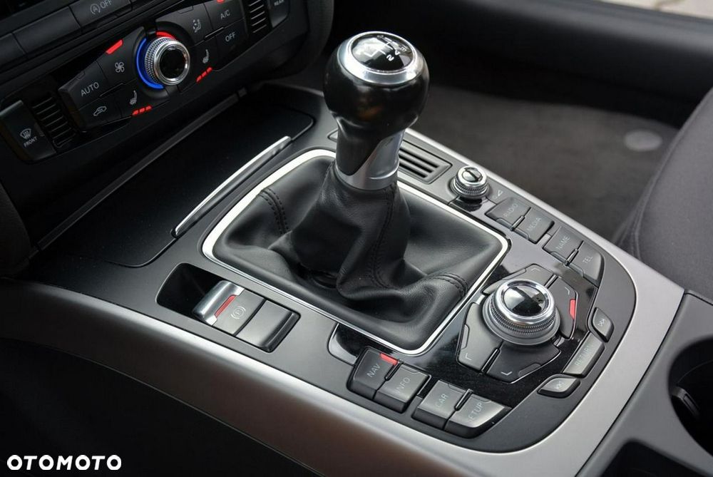 Audi A4 Limousine 2.0 TDI DPF clean diesel S line Sportpaket - 32