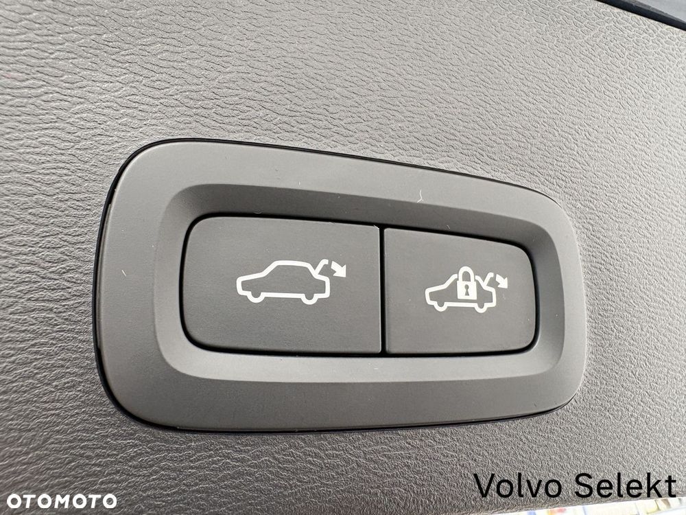 Volvo XC 40 - 25