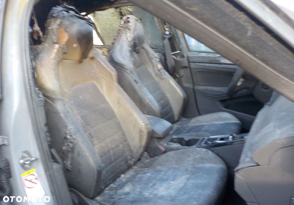 Volkswagen Golf - 17