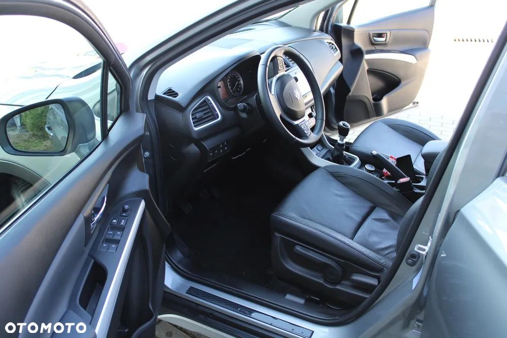 Suzuki SX4 S-Cross 1.4 SHVS Premium Plus SP 4WD - 21