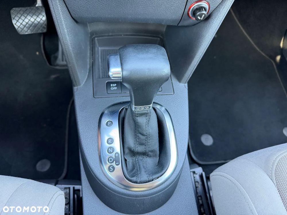 Volkswagen Touran 2.0 TDI DPF BlueMotion Technology DSG STYLE - 19