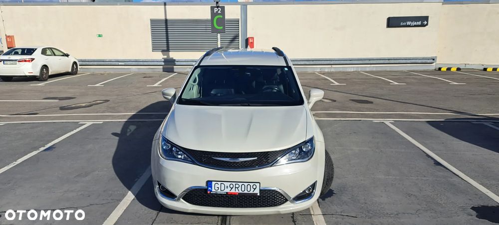 Chrysler Pacifica - 10