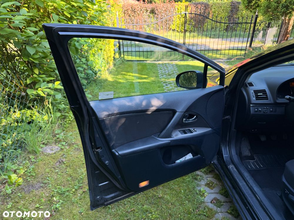 Toyota Avensis 1.8 Luna - 3