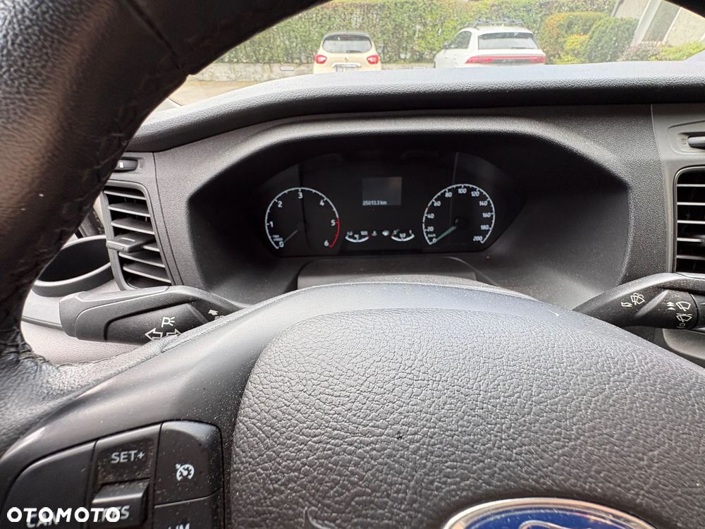Ford Transit - 8