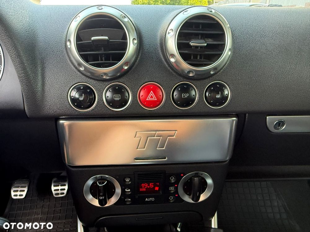 Audi TT Coupé 1.8T Quattro - 22