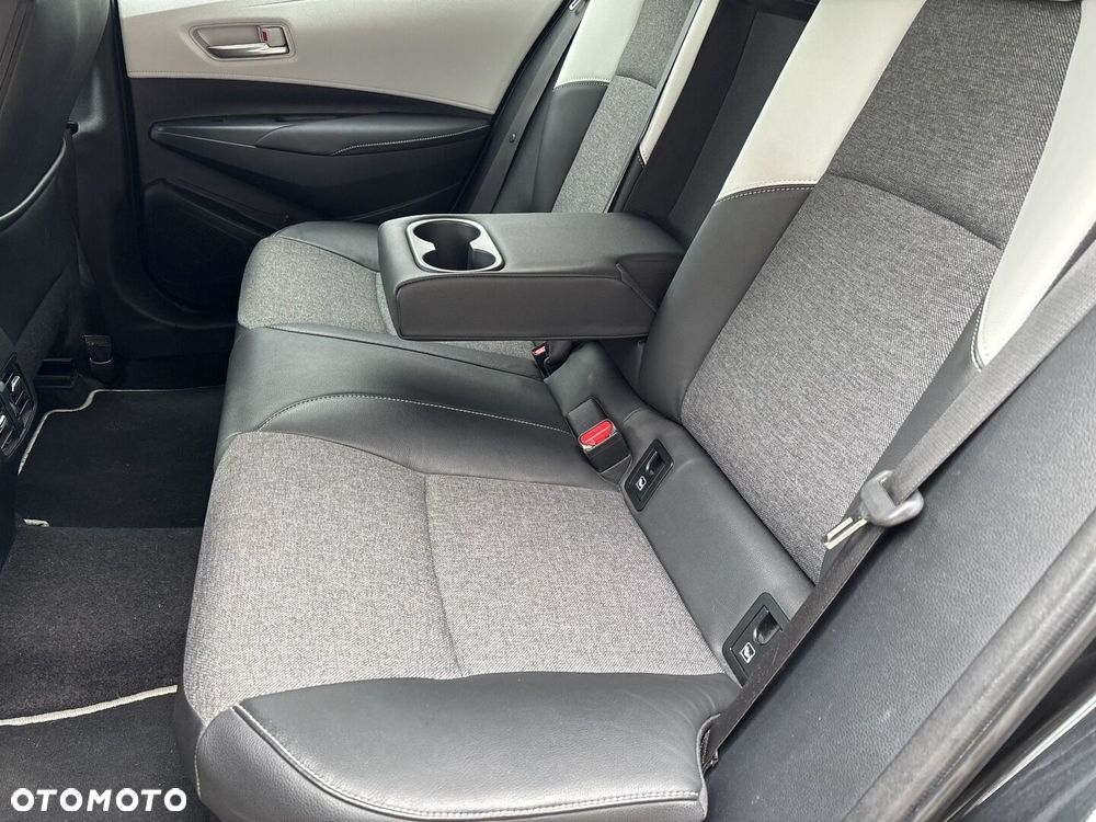 Toyota Corolla - 11