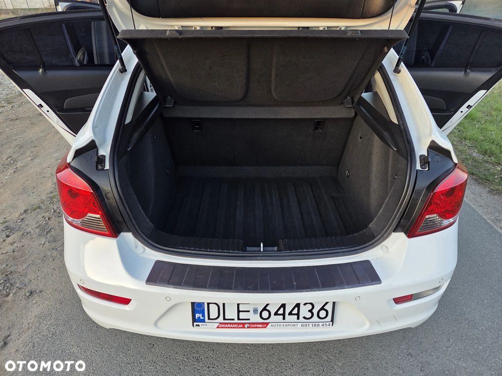 Chevrolet Cruze 1.6 LT - 9