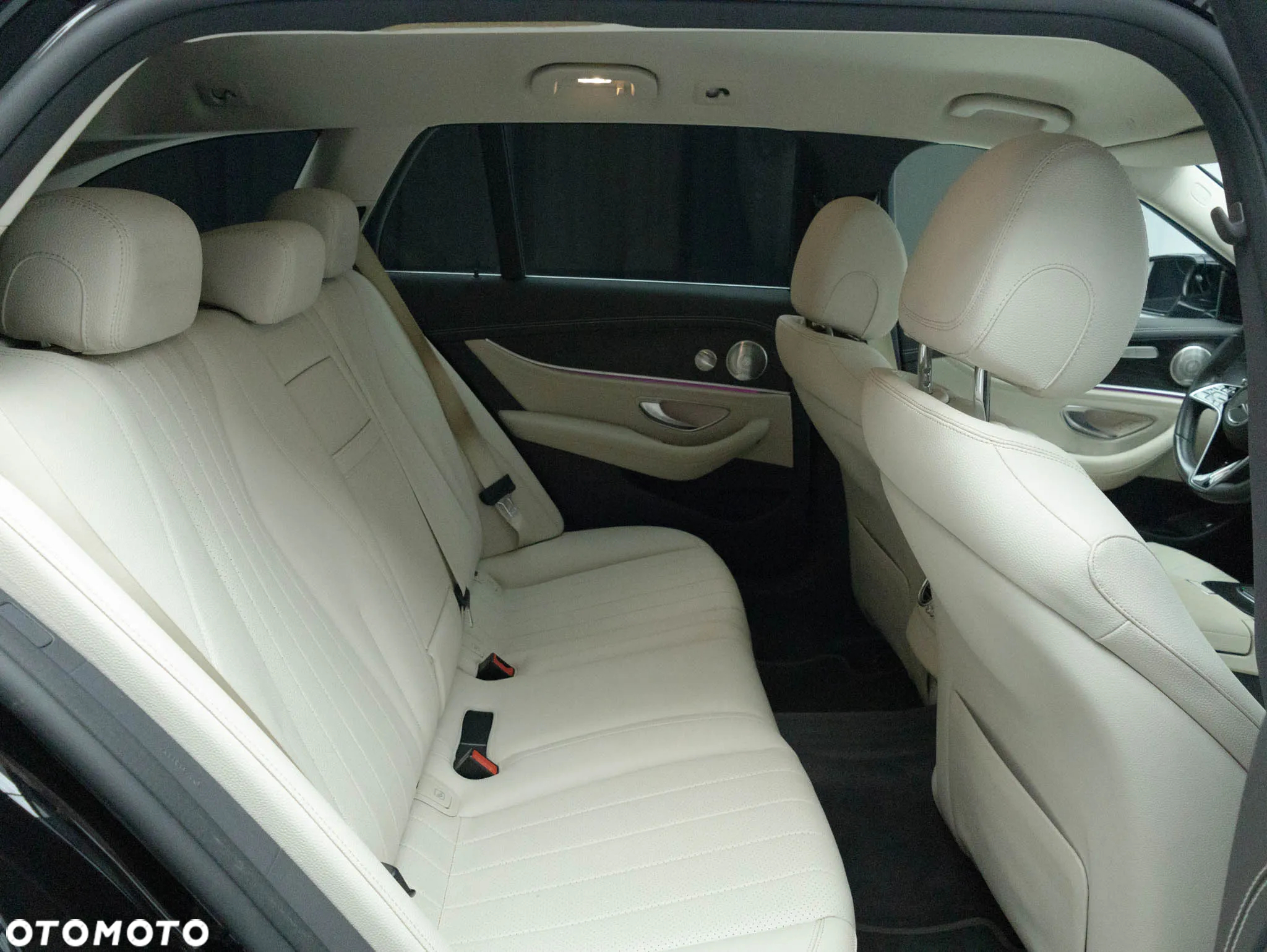 Mercedes-Benz Klasa E 220 d 4-Matic All-Terrain Avantgarde - 35
