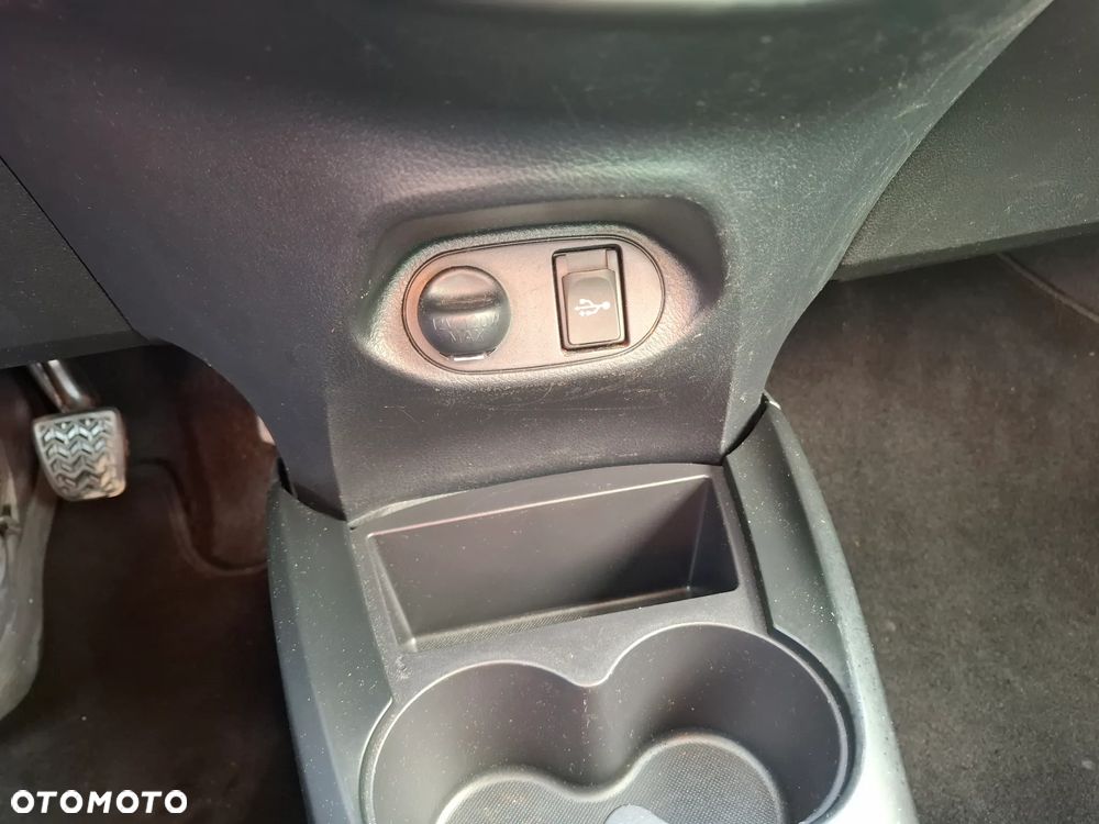 Toyota Yaris - 22