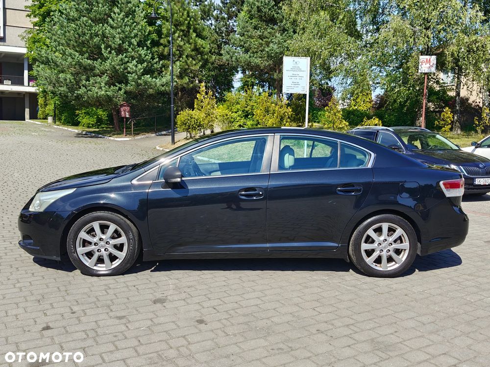 Toyota Avensis 2.0 D-4D Premium - 36
