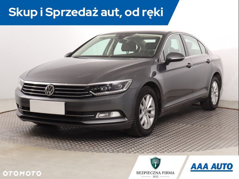 Volkswagen Passat - 2