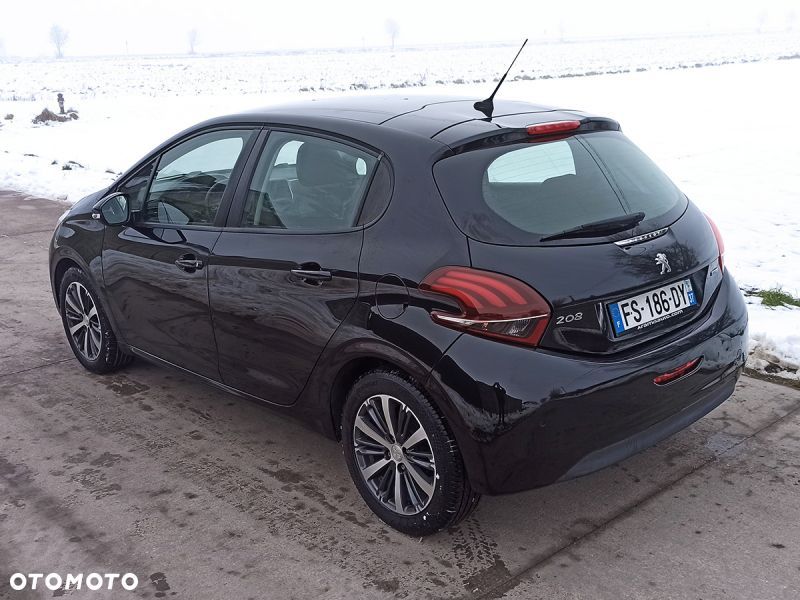 Peugeot 208 - 3