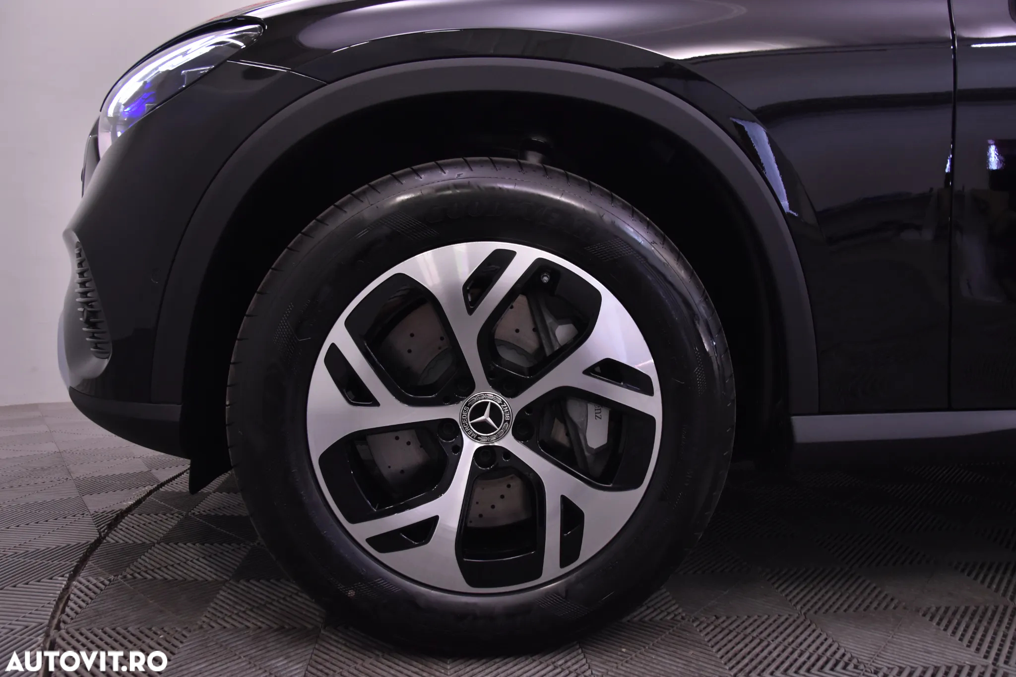 Mercedes-Benz GLC 300 e 4MATIC - 13