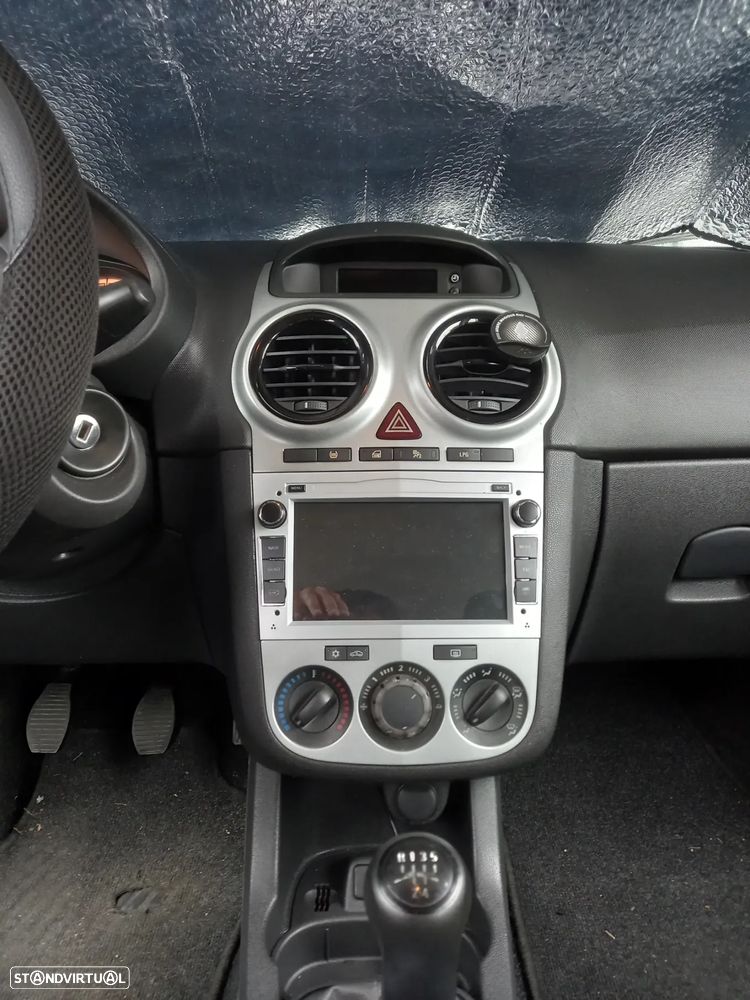 Opel Corsa 1.2 Enjoy FlexFuel - 11