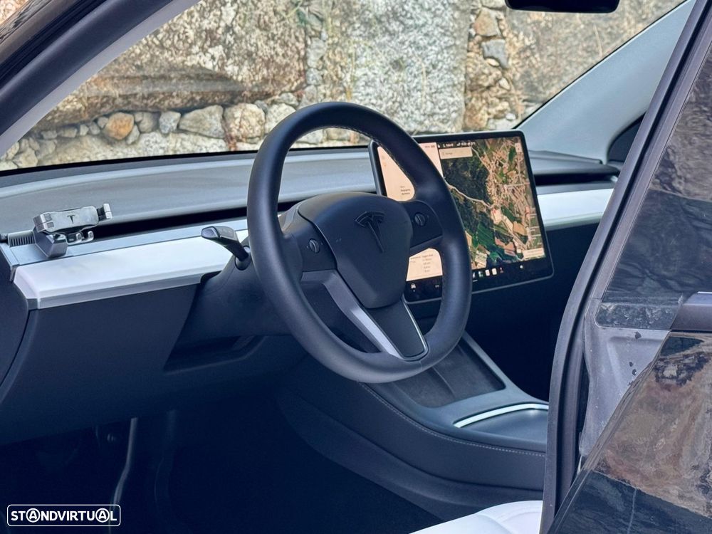 Tesla Model Y Long Range Tração Integral - 27