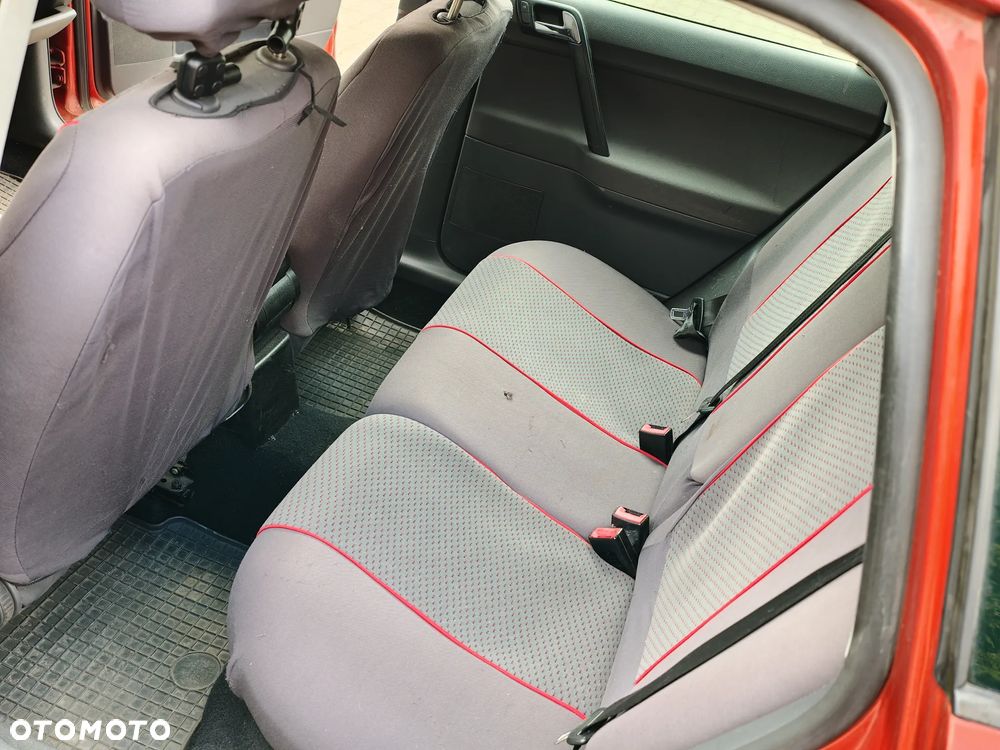 Volkswagen Polo 1.4 Goal - 12